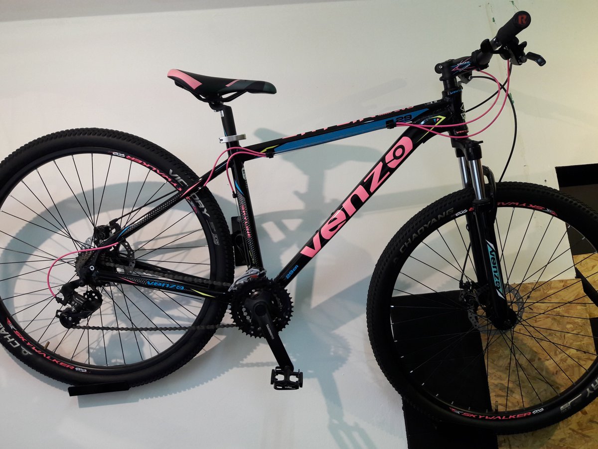 rapibikevcp's tweet photo. 📣¡Llevate la Venzo Skyline con precio 2021!🎉🎊
𝐑𝐀𝐏𝐈𝐁𝐈𝐊𝐄, 𝐓𝐢𝐞𝐧𝐝𝐚 𝐎𝐟𝐢𝐜𝐢𝐚𝐥 𝐕𝐞𝐧𝐳𝐨
📢OFERTA SOLO DE CONTADO📢
@venzoarg
🔥Venzo Skyline 21v $69.999

🔹Transmisión de 21 velocidades
🔹Frenos a discos mecánicos
📱 3541-577206
💻 https://t.co/LFMnUArOET https://t.co/1Ywum56Ol1