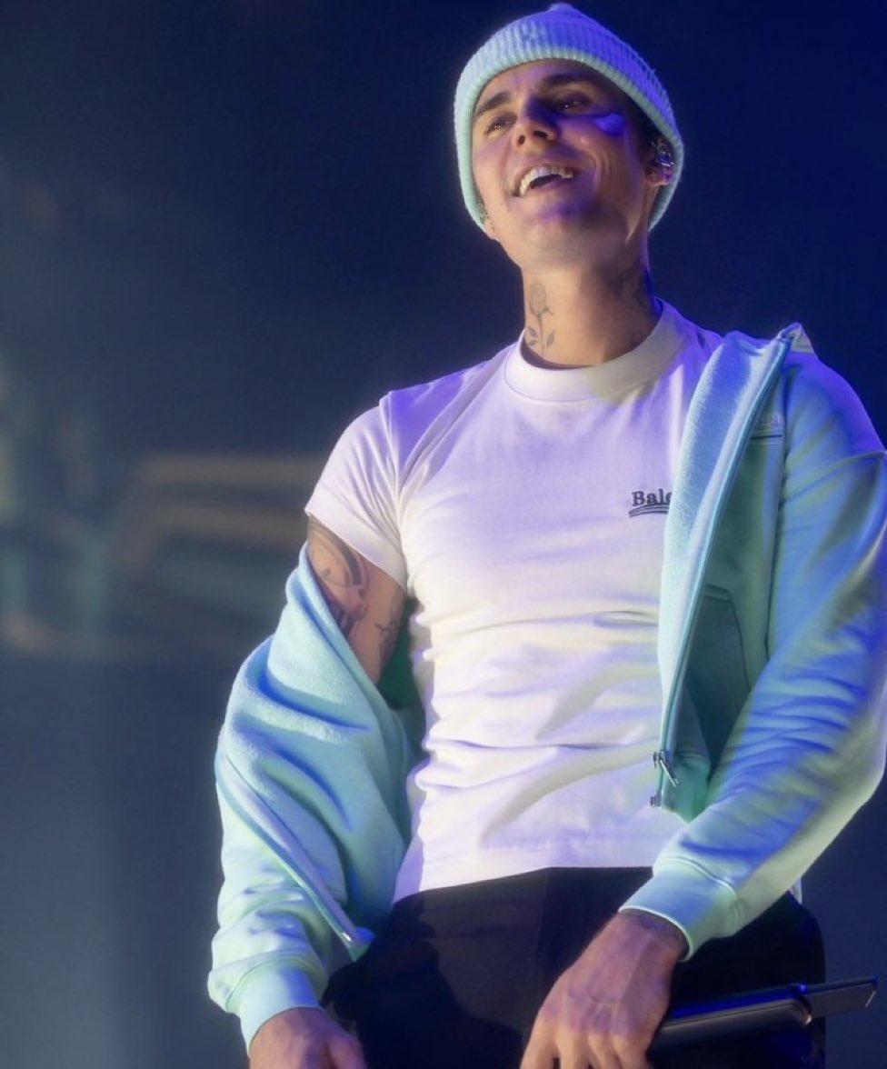 ghoststin's tweet photo. he’s the cutest https://t.co/qar9FoiBH9