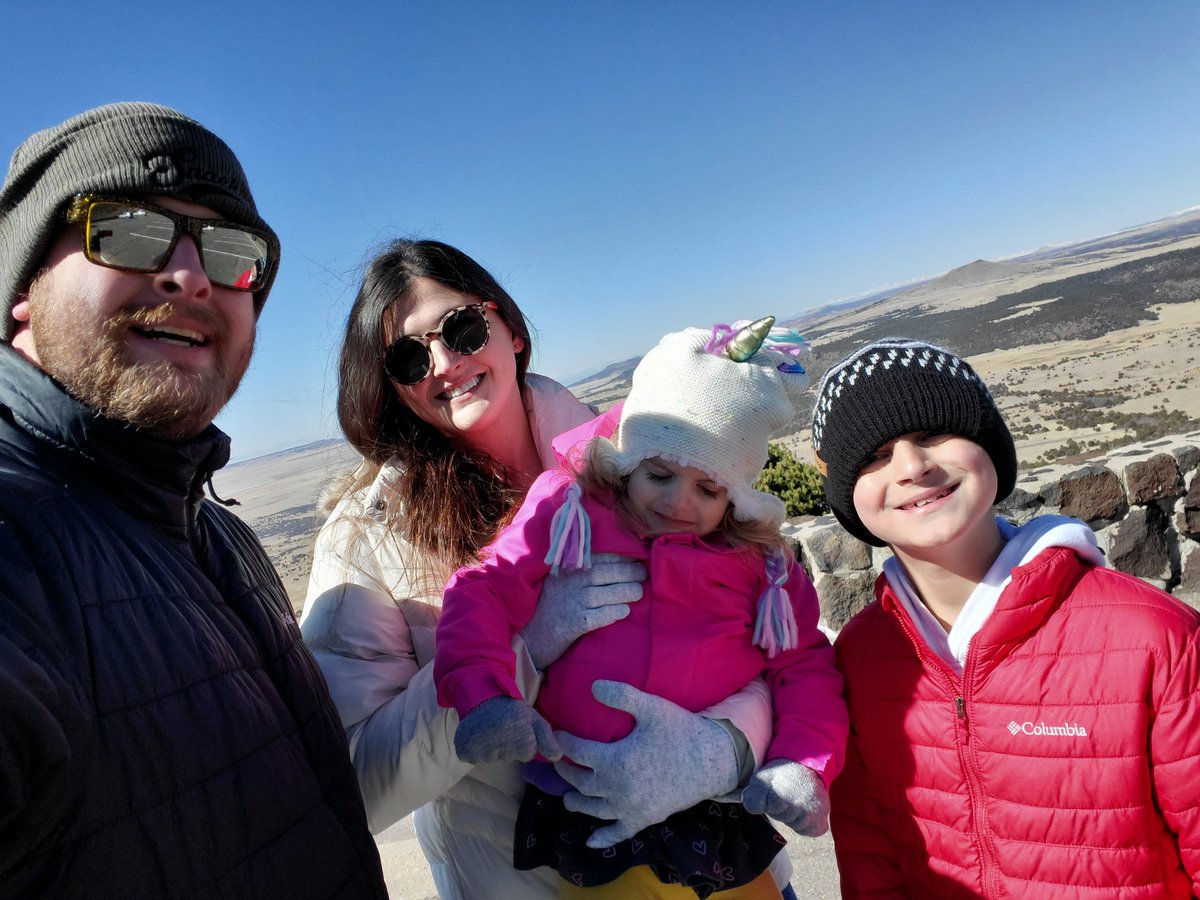 eddie_snacks's tweet photo. Snack pack at a volcano. #capulinvolcano #snackpack #vacation https://t.co/rt12HACr5G