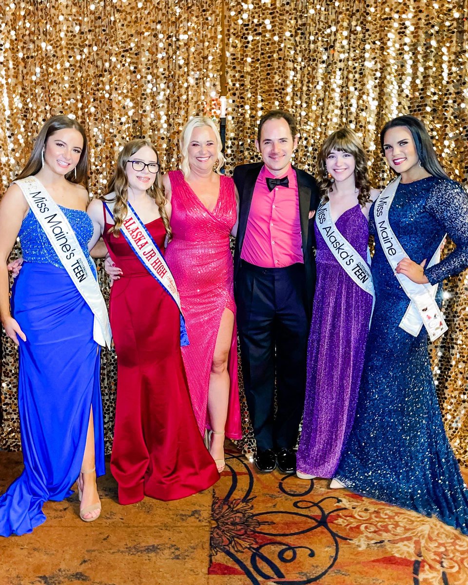 MissAmericaME's tweet photo. Appreciation post for The Wheeles Family 🦋

@MAOTeenME and I are so grateful that you welcomed us to Alaska! Thank you for hosting us for our four day stay, for giving us the inside tour on all the amazing spots and for being a wonderful family! https://t.co/4KC6g5RDH3