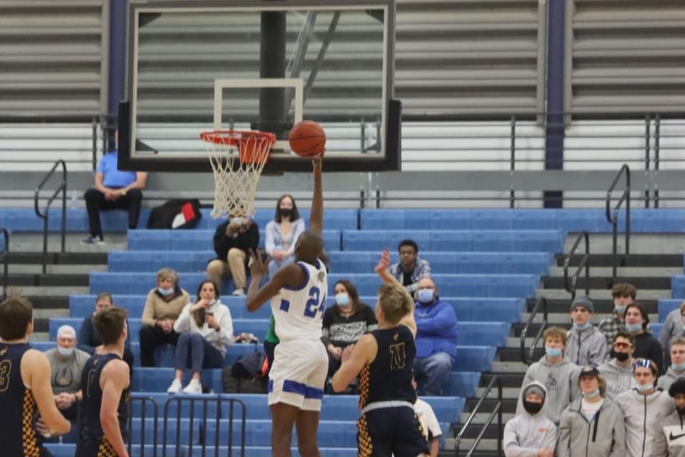⚪️🏀🔵 SCORE UPDATE 🔵🏀⚪️
End of Q3 in MHSAA Districts 
Lincoln - 40
Ypsilanti - 18