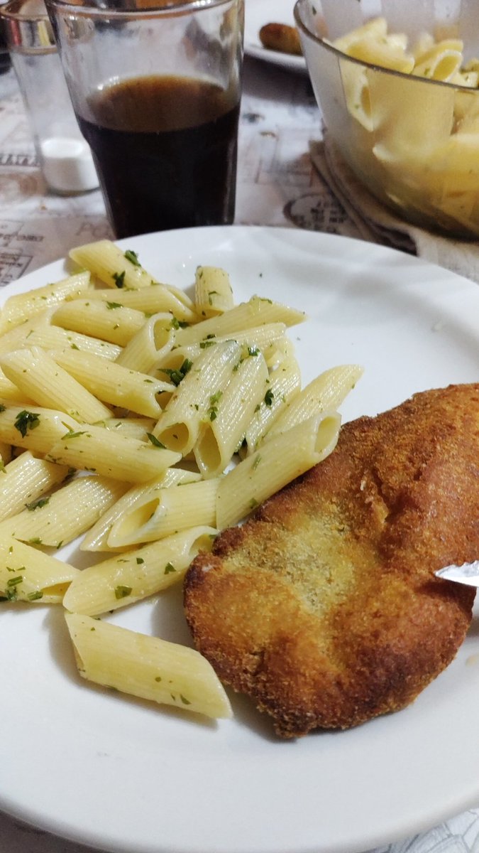 valencasIa's tweet photo. todos te odian, pero yo te amo milanesa con fideos https://t.co/fRonCX3ydZ