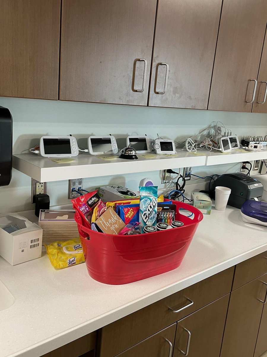 dhs_kay's tweet photo. Made baskets for nurses at the VA ❤️ to show our appreciation for all their hard work. They were overjoyed and spent the day sharing jokes from the Laffy Taffy 😎😂😍 https://t.co/urPJTXMRCI