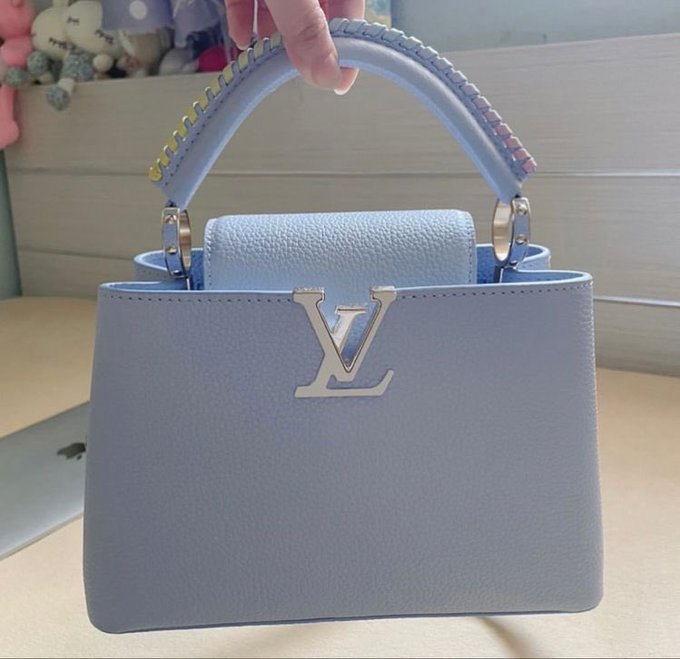 SummerBreeze655's tweet photo. Blue Louis Vuitton bag. Would you like it LOL. it's my favorite color.#lifestyle https://t.co/PzNhvnwwFF