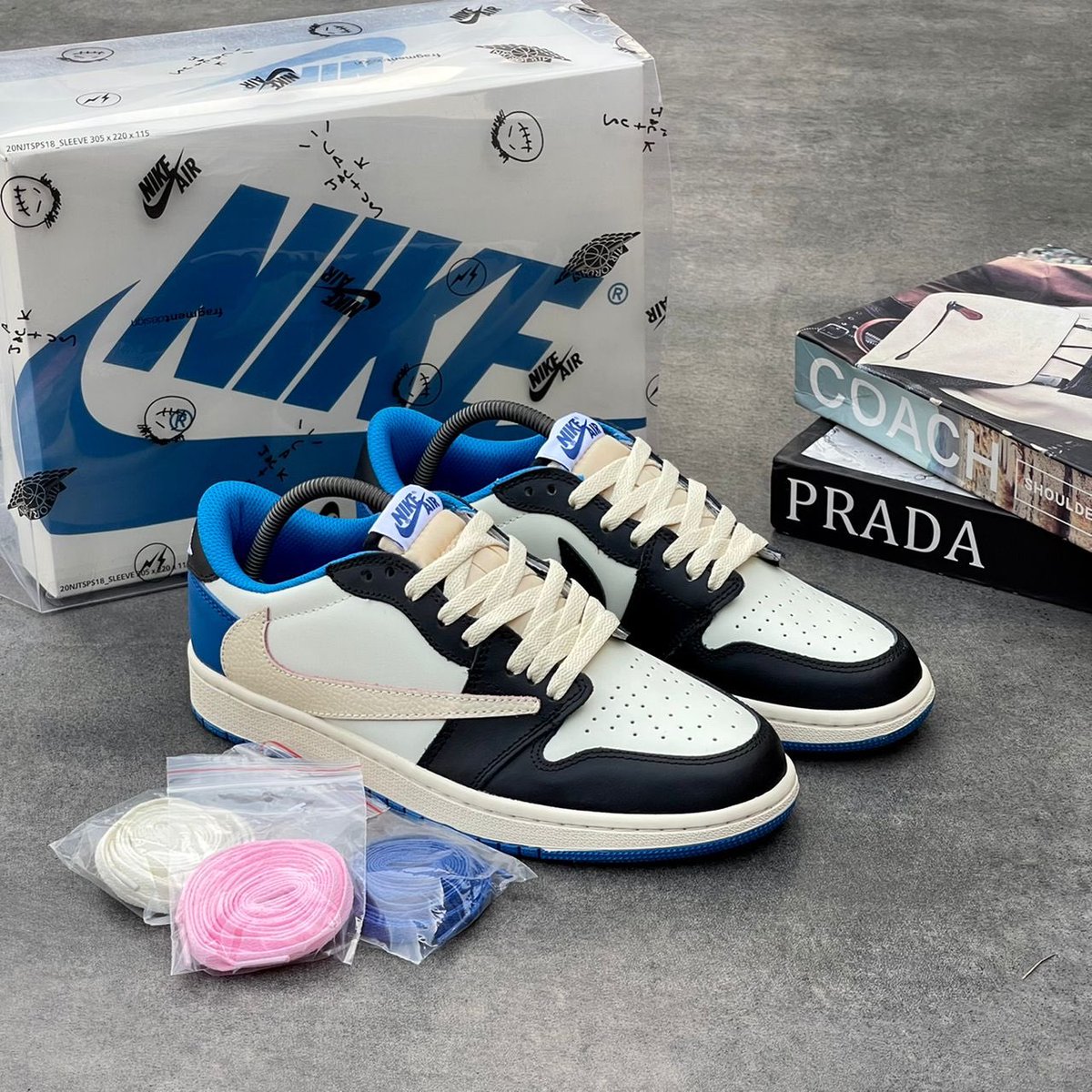 Runway69fits's tweet photo. Lit Sneakers Policy!
Size: 40-45
Price: 33000
Payment on delivery within Lagos 🤝
Nationwide delivery 🇳🇬 https://t.co/GGHfxg1bGi