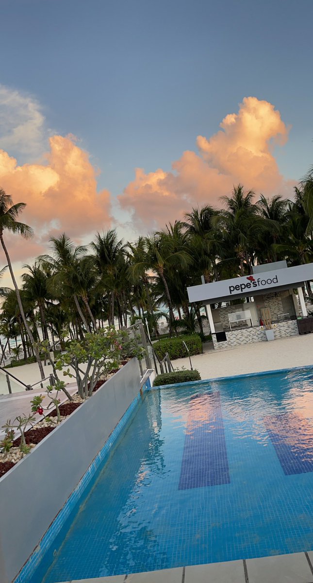 Opal_33's tweet photo. #RUIPalace #PlayaDelCarmen https://t.co/YZPY1C9wB6