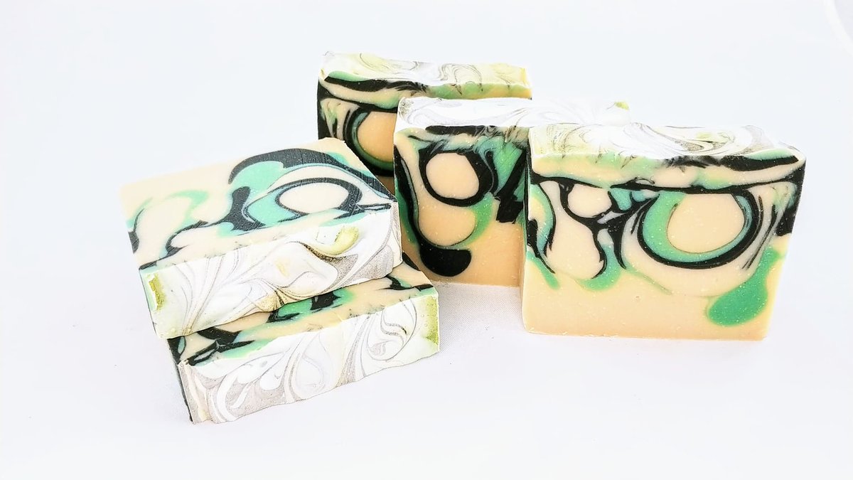 SoapHut's tweet photo. Refresh! Soap
Made with the best of Saponified Olive Oil, Coconut Oil, Shea Butter and Avocado Oil.
Added are Colloidal Oatmeal and Activated Charcoal.
Scented with a robust spicy nuance, similar to clove, cinnamon and cardamom, with warm wood notes and sweet tobacco.
#cpsoap https://t.co/S7WXfkQGJd