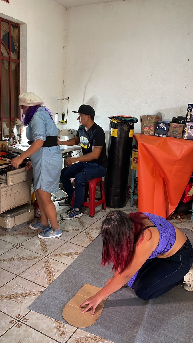 expedientesgt's tweet photo. En el programa de esta semana conocimos un poco más de cómo funciona el #poliamor. ¿Ha escuchado este tipo de relaciones? Se trata de tres personas o más que comparten sexoafectivamente con pleno consentimiento y conocimiento de los involucrados. #Exp #triejas https://t.co/T1FLUCmvhw
