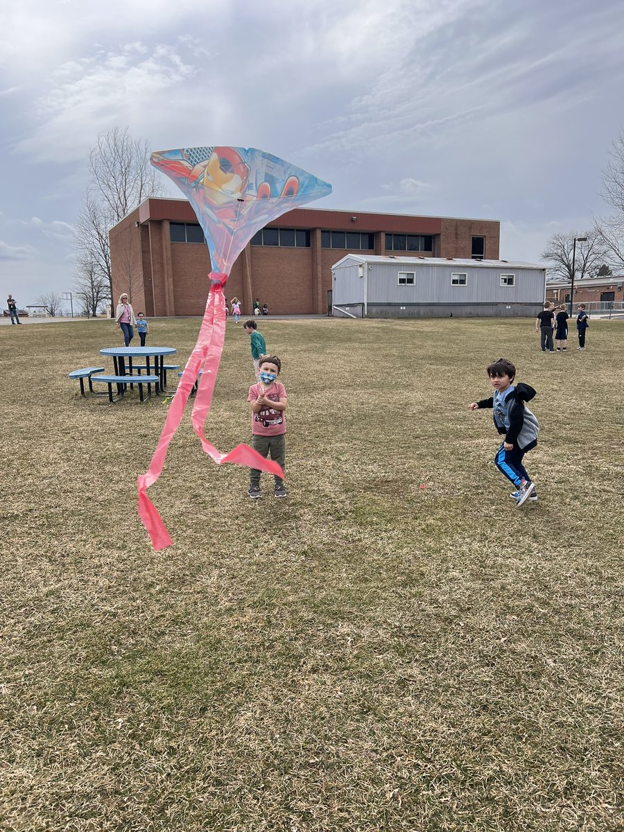 The wind today was PERFECT for flying kites  🪁#HVPK #BearTavernPride