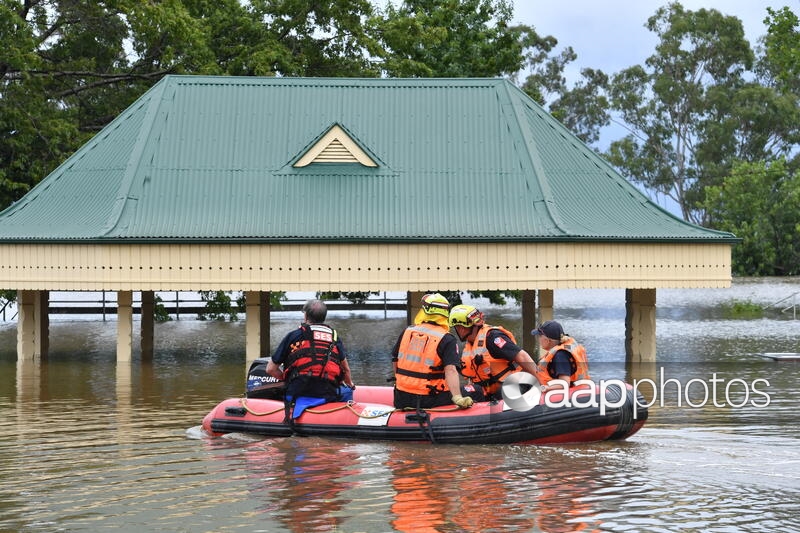 RT @aap_photos: Pix: Floods Nsw https://t.co/mUXDW4stFB https://t.co/oOJ5LrN637