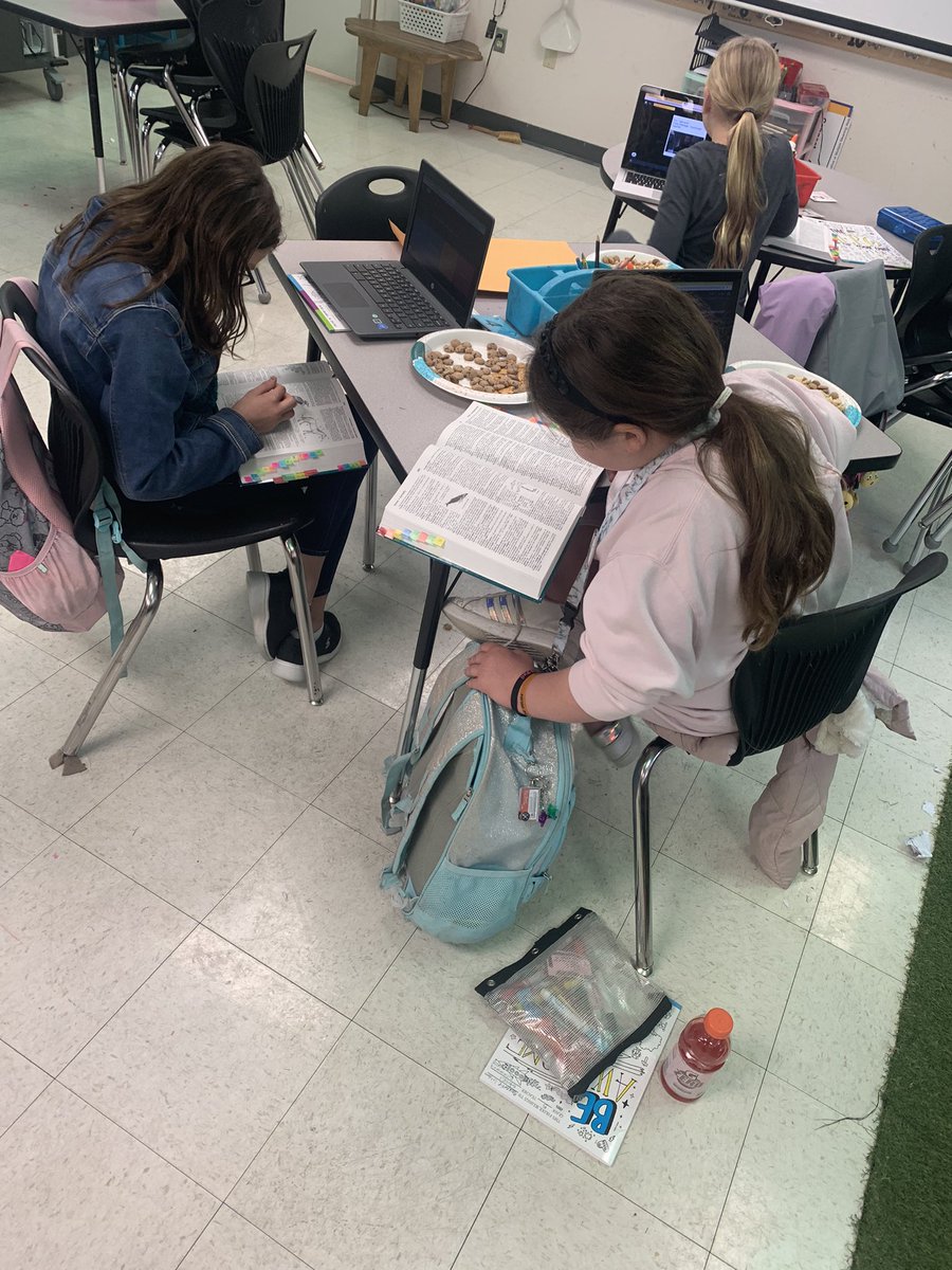 So proud of these ladies for being willing to learn and apply all their strategies in this dynamic contest. They took UIL Dictionary Skill competition by storm. I am one proud coach! S/O to our co-sponsor <a href="/julialynnpigg/">Julia</a> for your help ❤️📖🏆 #UIL #BetterTogether #TeamFES