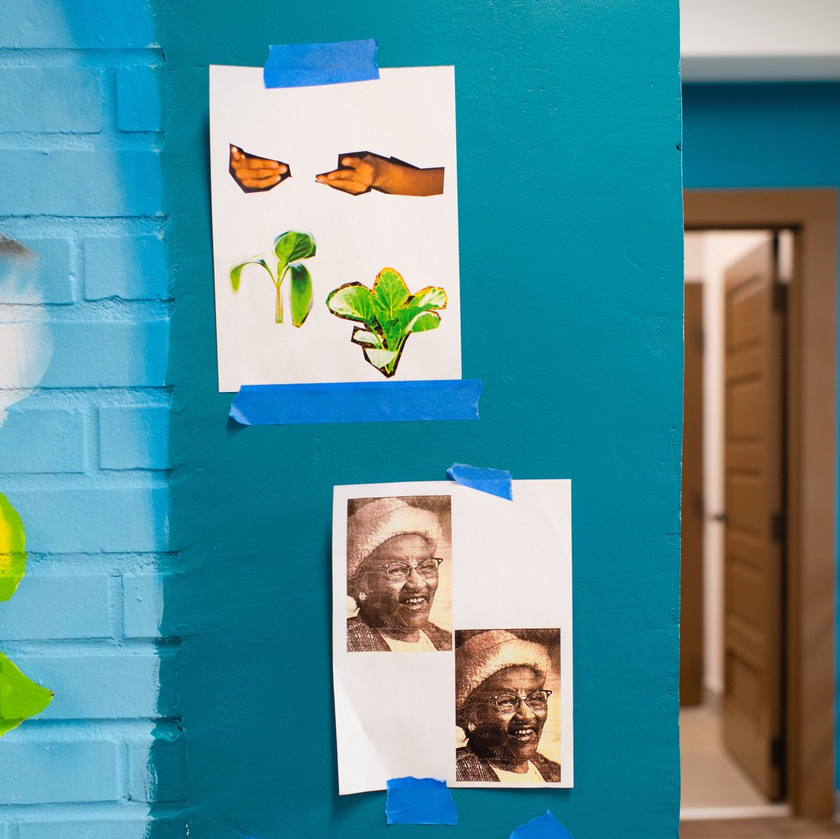ArtPopStGallery's tweet photo. It's a new week and time an #InspirationProject #MuralMonday - our new favorite day of the week!
Commissioned by @lowes and @hornetsgive, this mural is finding its home at the Grier Heights Community Center - painted by Abel Jackson.
📸 Brooke Brown Photography https://t.co/OEMLunLBvg