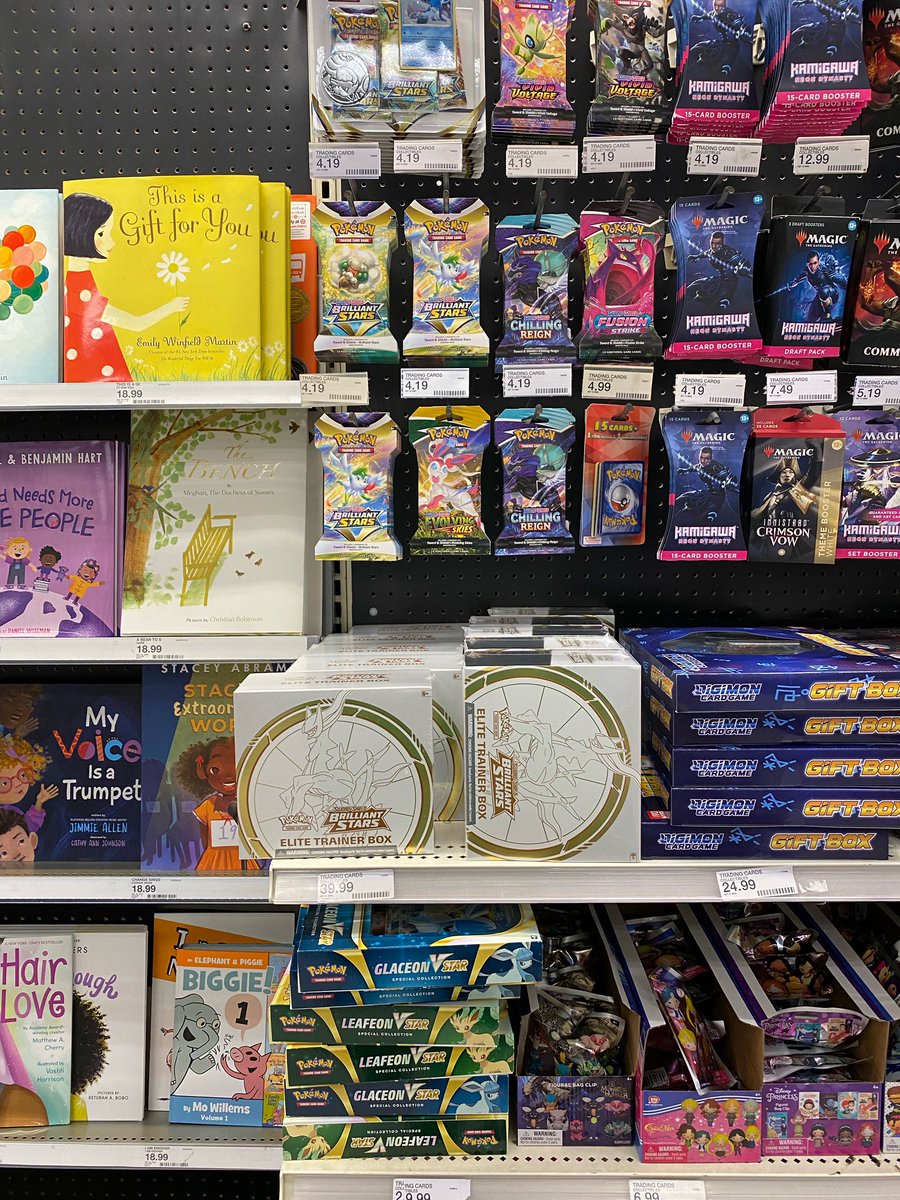 DFWRestock's tweet photo. 🔥Restock Alert🔥 #DFWRestock

Target off Carrier &amp; I-20 restocked today. Pics from 3pm. Happy hunting!
#Pokemontcg https://t.co/M0JMPOzIHD