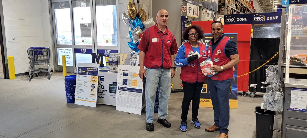 The Atlanta area District Team joined forces together for a morning of saying Thank You to our Teams and our Customers. Spring has Sprung in Georgia and our associates showed up and showed out this weekend! 
#D892 #D832 #D831 #ATLStrong #ATLProud #OneAtlanta