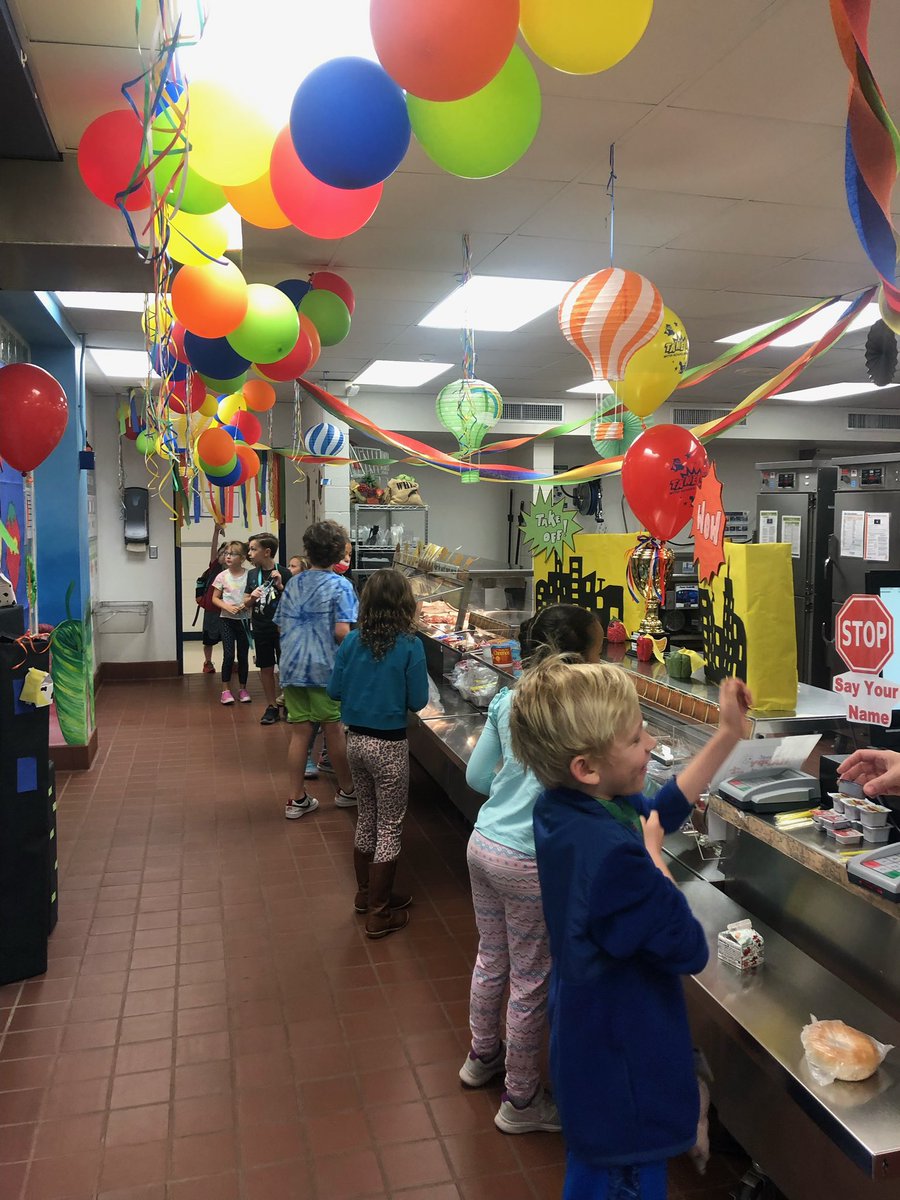 SeaGateES's tweet photo. We love Mrs. Bates and our cafe staff @collierschools @SeaGateES #nationalbreakfastweek https://t.co/5sTGKhkCPZ