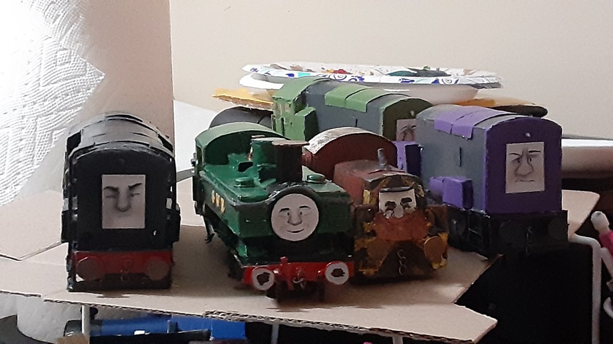 218. pilots get to choose their liveries outside the NWR liveries (blue, green, yellow, marroon, black, or diesel green) hence why salty is red, diesel is semi-BR black, duck is GWR green, splodge are their colors, and why Nia is orange