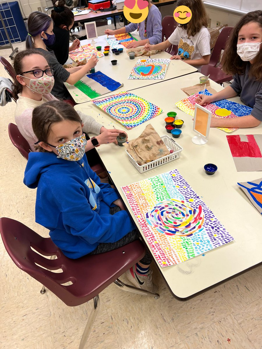 HakimNarden's tweet photo. Alma Thomas inspired painting by 5th grade. What an awesome job Mrs. Melton’s class!!!👏😊 @LowesIslandElem @LCPSOfficial @MrsMelton5th #BlackHistoryMonth https://t.co/elowFJsWfJ