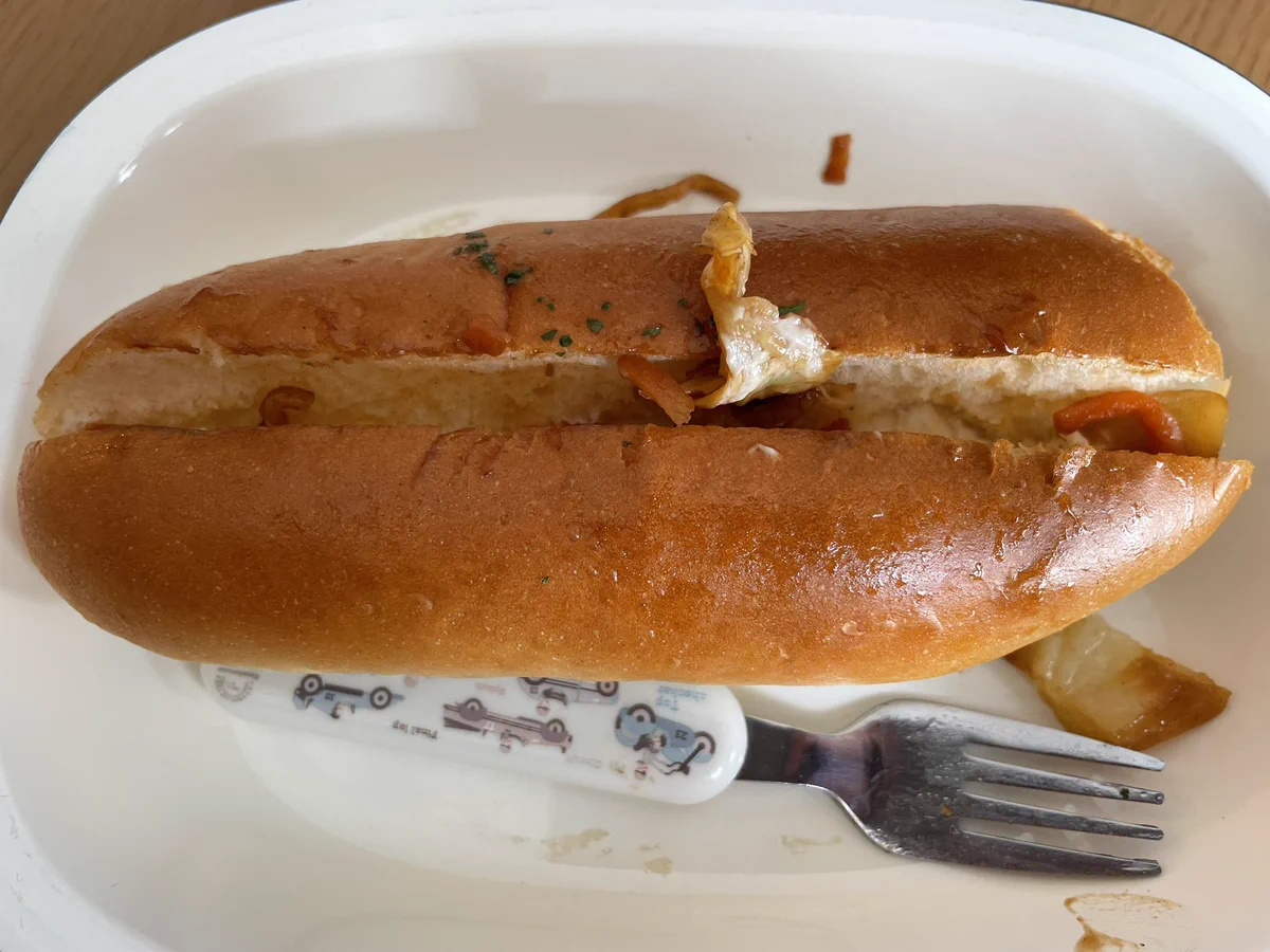 焼きそばパンが食べたいと言ったのに…食べたかったのは焼きそばだけw