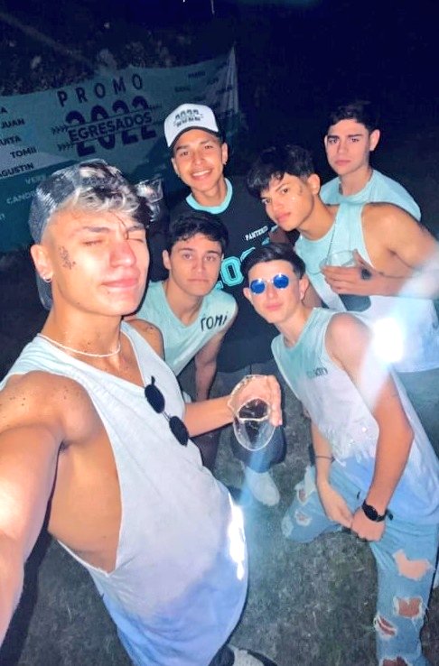 🤞hermanos de distintas madres♥️
Lo mejor es compartirlo con ustedes