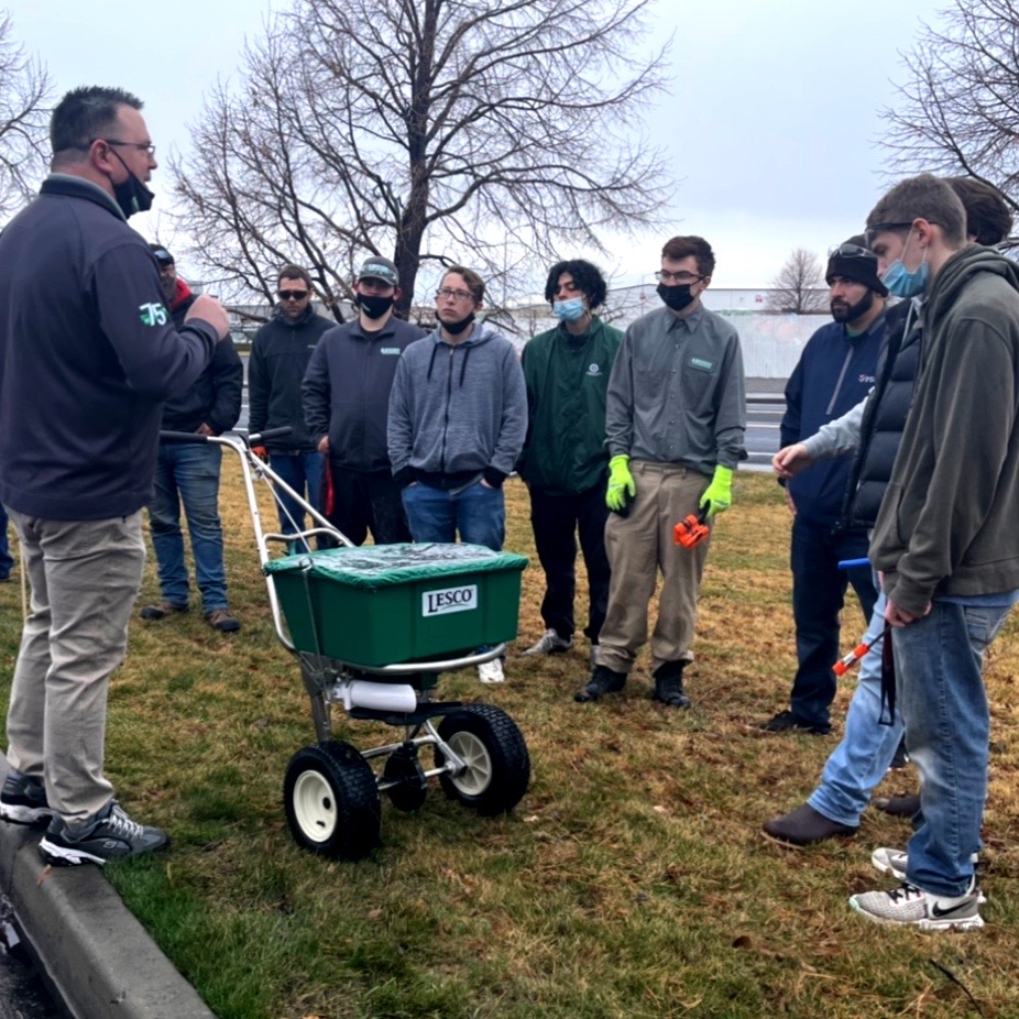 Spring is just a few weeks away which means it is the perfect time to get some training in! 🌸🌱 Our technicians are ready to bring your spring lawn to life. #senskeservices
