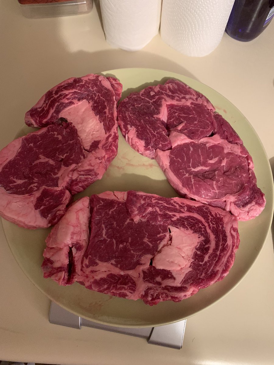 MyKetoRecovery's tweet photo. Killing a few ribeye tonight. Also my first time using @redmondrealsalt #keto #ketodiet #carnivorediet #carnivore #foodboner #redmondsalt #ribeye #ribeyesteak #beef #liondiet #steak https://t.co/IxENYUDDRE