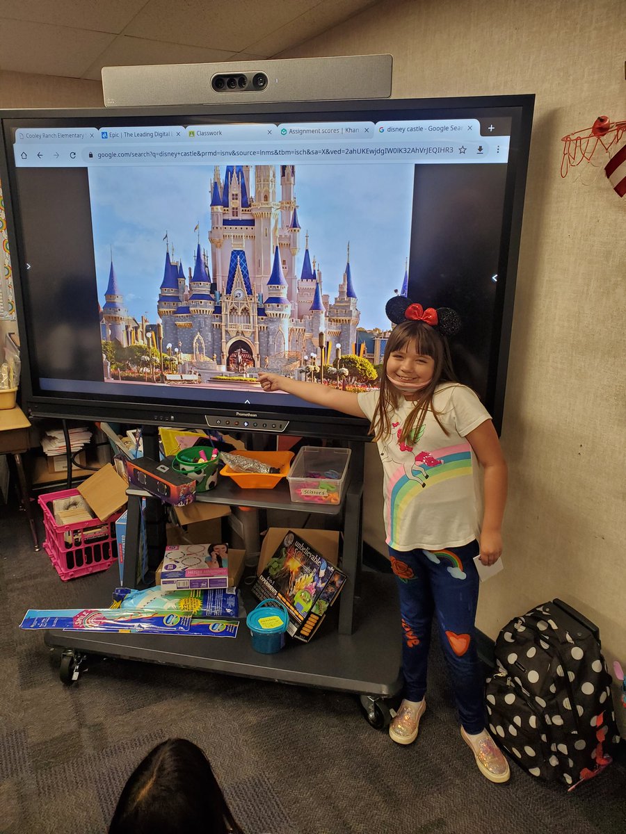 teamtreff's tweet photo. Wrapping up our biographies with Jane Goodall, Ghandi, and Walt Disney. The girls did an amazing job of presenting these inspiring stories. Thank you @DrFrankMiranda for mentioning them today during your visit. #cougarpride #cooleypride https://t.co/RTnBJikIsU