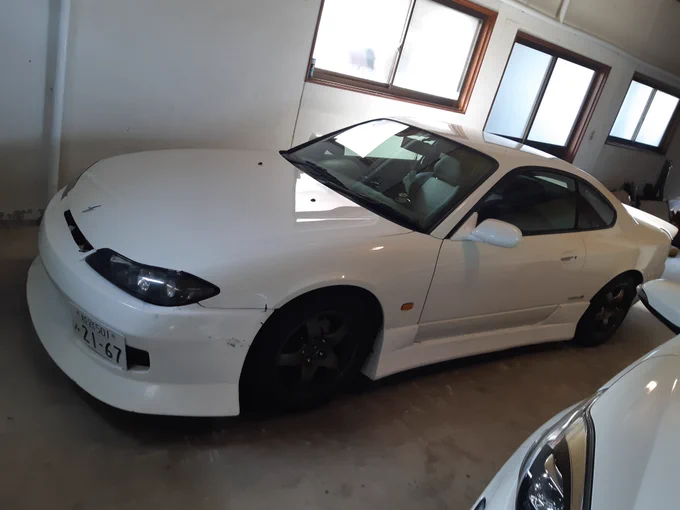 #購入後に愛車に注ぎ込んだ金額いくらですか

バンパー→5000円
サイドステップ→1000円
リアスポ→10000円
よう分からん車高調→10000円
デフロックやら他→お友達価格(多分3000円)

修理費→いっぱい 