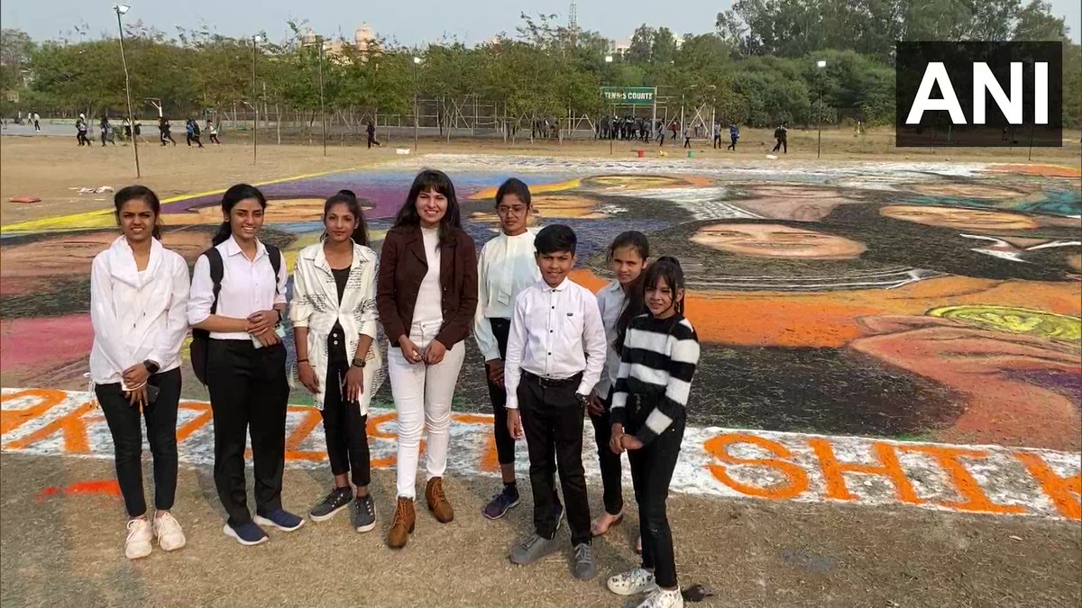 ANI's tweet photo. Indore, Madhya Pradesh | Rangoli artist Shikha Sharma made 12 thousand square feet of rangoli on the eve of International Women's Day

We completed this rangoli in two days. On the occasion of Women's Day, we made this rangoli displaying women empowerment: Shikha Sharma (07.03) https://t.co/E7oBMtipg3