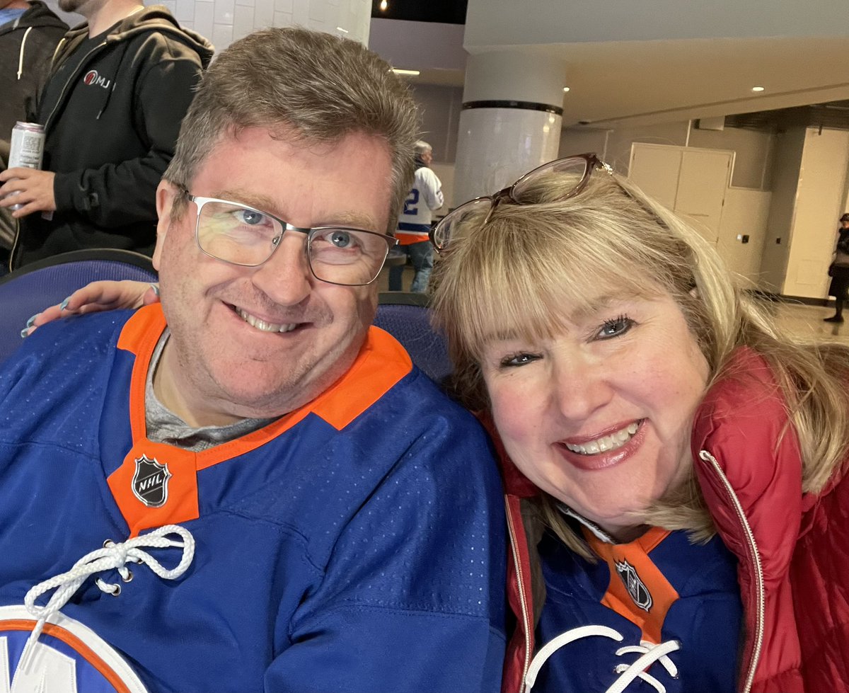 Deborah512's tweet photo. Let’s Go Islanders!! 💙🧡#Isles #UBS https://t.co/1S1Md8xGLv