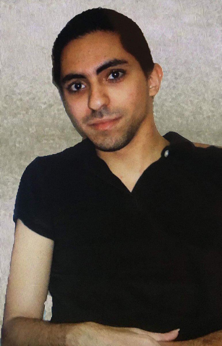 miss9afi's tweet photo. Ça fait une semaine que #RaifBadawi doit être libéré. C’est 10 ans + 8 jours de prison alors qu’il a été condamné à 10 ans de prison pas plus. Cette attente est insupportable pour lui, pour notre famille et pour notre entourage. 
Que se passe-t’il? Quand sortira-t’il? #FreeRaif https://t.co/KzsnoTcc15
