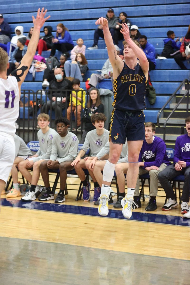 Fairman beats the buzzer for 3. Saline 21 Pioneer 15.