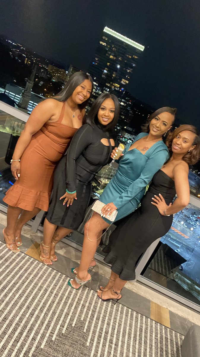 T__Nichole's tweet photo. The gorgeous bride to be and a few of her lovely bridesmaids🤍🥂🤞🏽@Kerress2Live @MissKe2Live @mz_mag https://t.co/g9bfs1KnE7