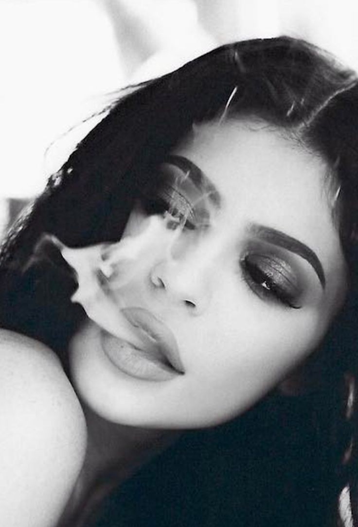 picsofkyliee's tweet image. highest in the room