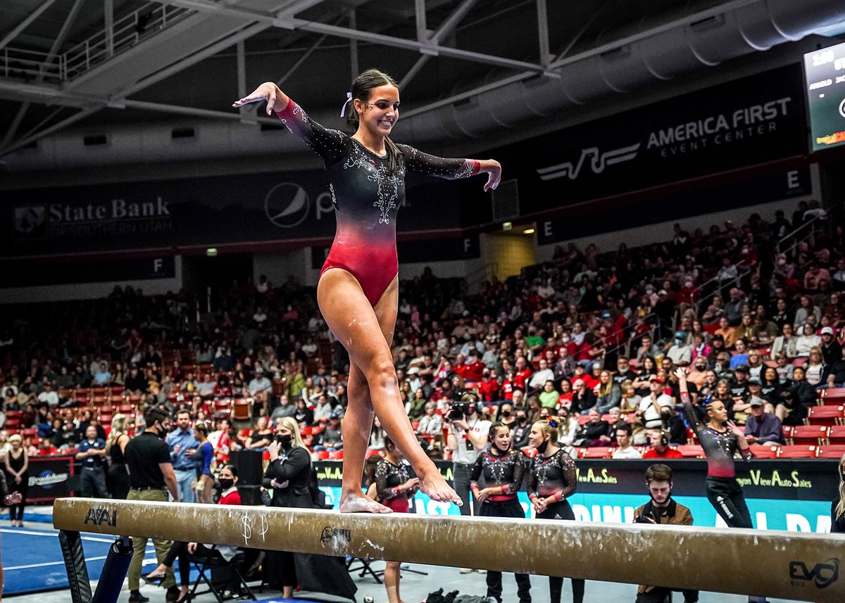 SUUGym's tweet photo. Our gal who throws some of the best dance parties on floor 💃

Come dance with Rachel at SENIOR NIGHT this Friday at 7PM in the AFEC!

#OneFamilyOneFight #StormTheSky https://t.co/G8IBmNV1Am