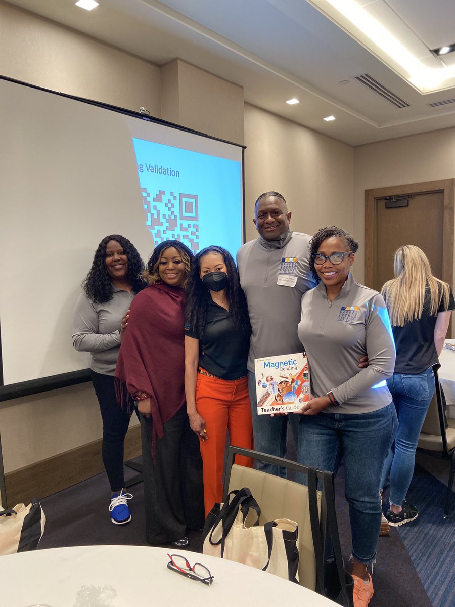👁who I got a chance to spend time with today🤗… some of my former <a href="/APSHAES/">Harper-Archer Elementary School</a> family. THANK YOU <a href="/DioneDSimon/">Dione Simon, EdD</a> and <a href="/WeemsYolanda/">Yolanda Weems</a> for allowing these super star🤩 educators to come share their expertise and results with resources from our @iready partner @mandyharrisED 📊💯