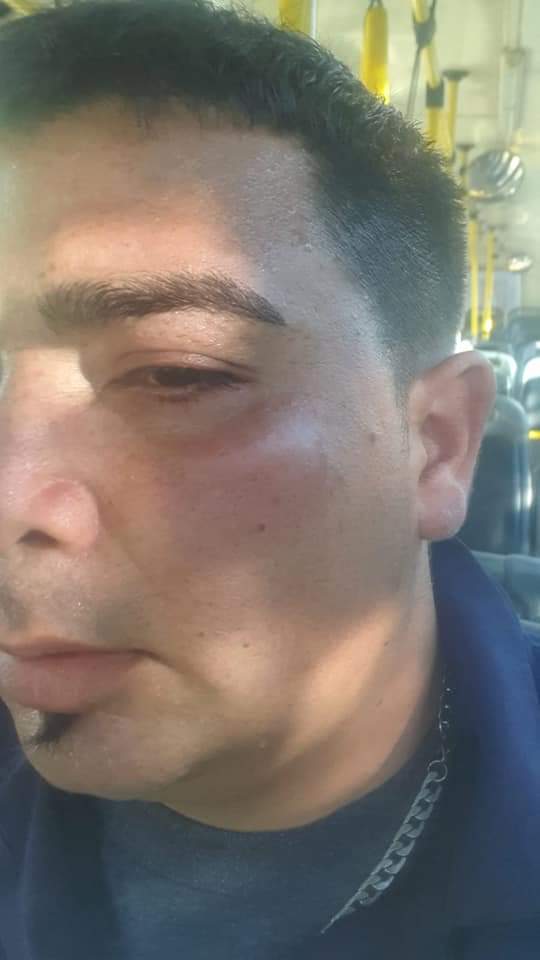 MerloNoti's tweet photo. URGENTE: PARO DE LA LÍNEA 504.

En la tarde de hoy, se produjo una agresión a un chofer de la línea 504 de #Merlo de la Empresa 216 S.A.T. mientras realizaba su recorrido, por tal motivo el servicio de colectivos se encuentra de paro en sus 11 ramales. https://t.co/Tm5S6TaZOU