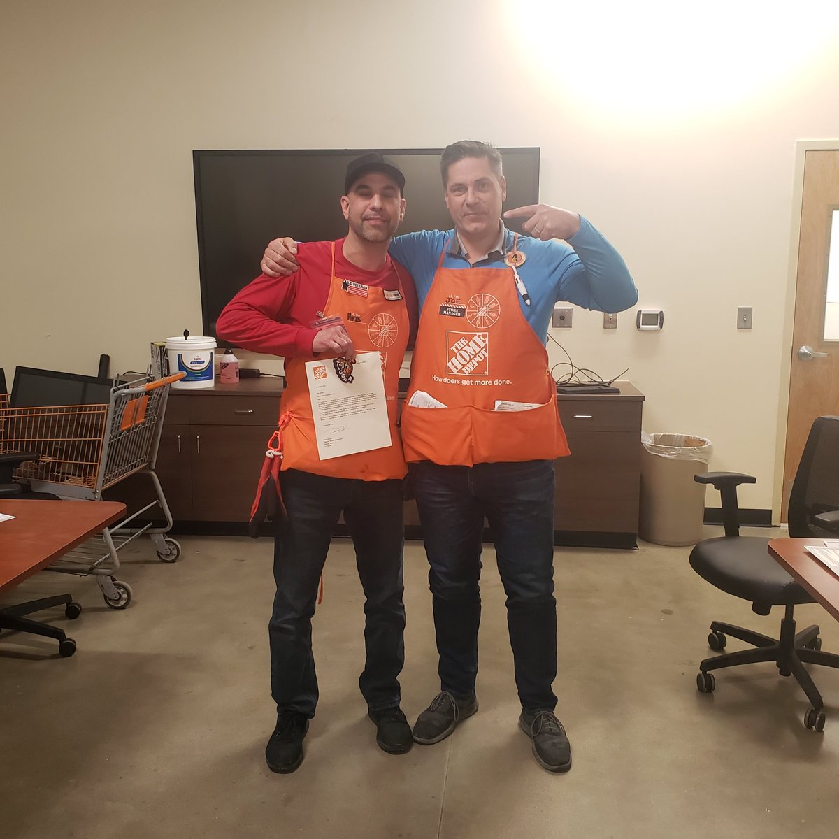 Tony Davis (@tbdavis62) on Twitter photo Congratulations FES Kris on recieving a Tigger Award for outstanding customer service <a href="/HDsouthportIN/">Southport Home Depot</a> ! Big Apples 🍎 to you and the team! <a href="/BPlantenberg/">Brody Plantenberg</a> @JoeMr_Oz <a href="/Dave_Dawber/">Dave Dawber</a> Congratulations FES Kris on recieving a Tigger Award for outstanding customer service <a href="/HDsouthportIN/">Southport Home Depot</a> ! Big Apples 🍎 to you and the team! <a href="/BPlantenberg/">Brody Plantenberg</a> @JoeMr_Oz <a href="/Dave_Dawber/">Dave Dawber</a>