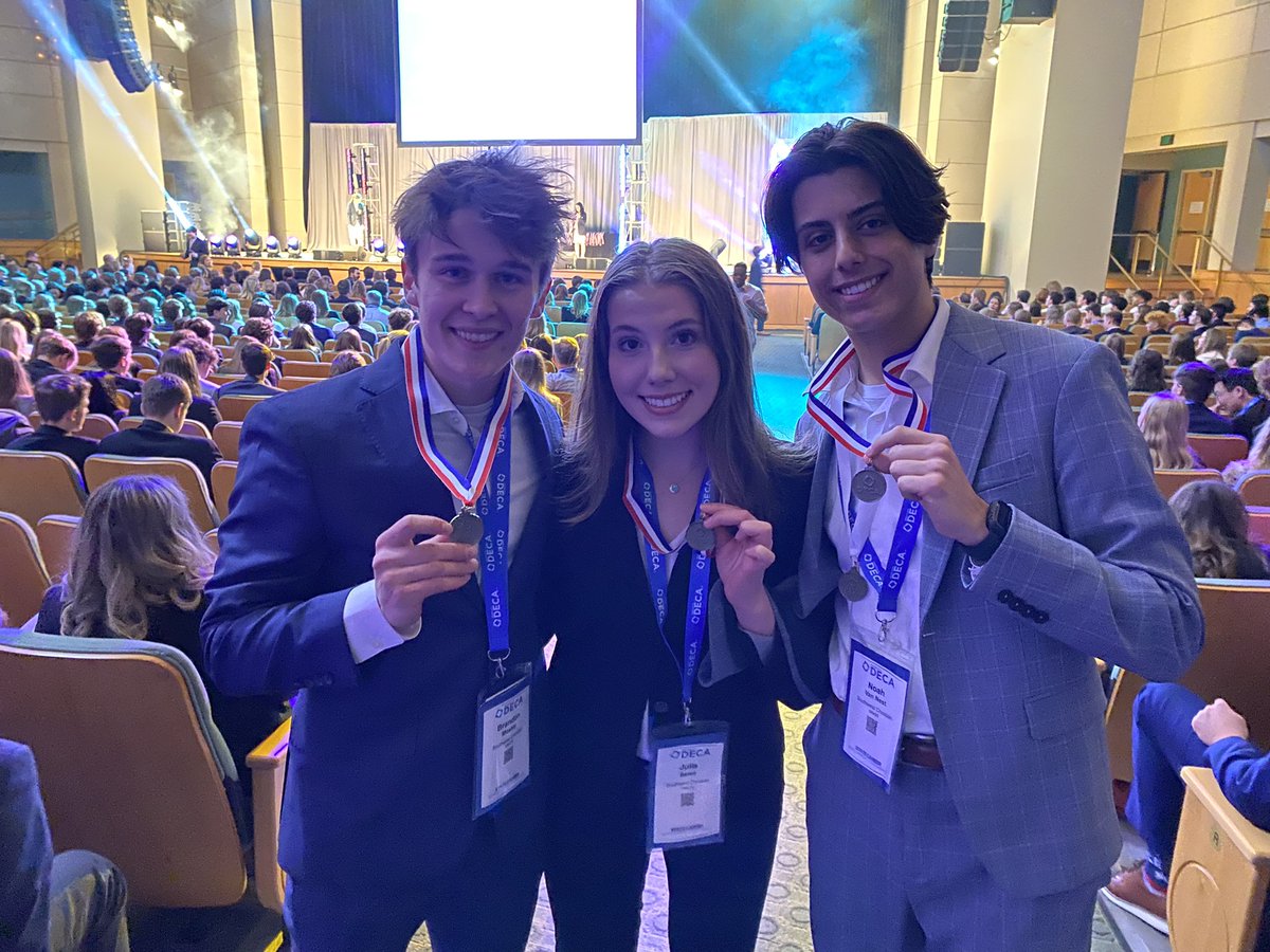 SWCHSdeca's tweet image. Brandon Mosely, Julia Barce, and Noah Van Nest are advancing to Tuesday’s finals in Employment Interviews! #SWCHSstars