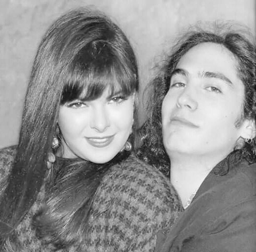 Yeahbennyibarra's tweet photo. ¡Te amamos y admiramos @alixbauer! 
Feliz día 
💜🌻💙🌻💜🌻💙🌻
.
.
.
.
.
.
#Marzoentredos #Marzoentrefans #Marzoentrebauerfans #7Marzo #AlixBauer #Timbiriche #DíaDeAlixBauer https://t.co/mYk8k5dYXG