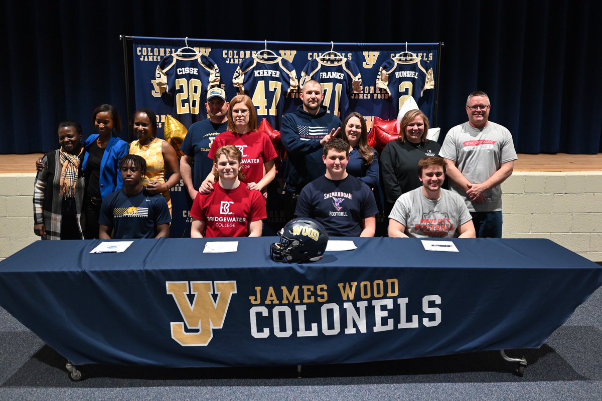 JWTouchdownClub's tweet photo. Happy college signing day to Karim, Caleb, Hunter &amp; Blake! We know you’ll do big things! 💙💛🏈 
@Karim17544003 @Keefer2004 @Hunter_F_71 @blake_hounshell 
@JamesWoodFB https://t.co/XgWFFV3L8N
