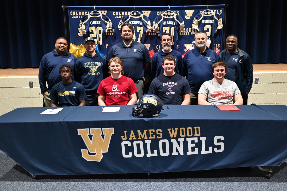 JWTouchdownClub's tweet photo. Happy college signing day to Karim, Caleb, Hunter &amp; Blake! We know you’ll do big things! 💙💛🏈 
@Karim17544003 @Keefer2004 @Hunter_F_71 @blake_hounshell 
@JamesWoodFB https://t.co/XgWFFV3L8N