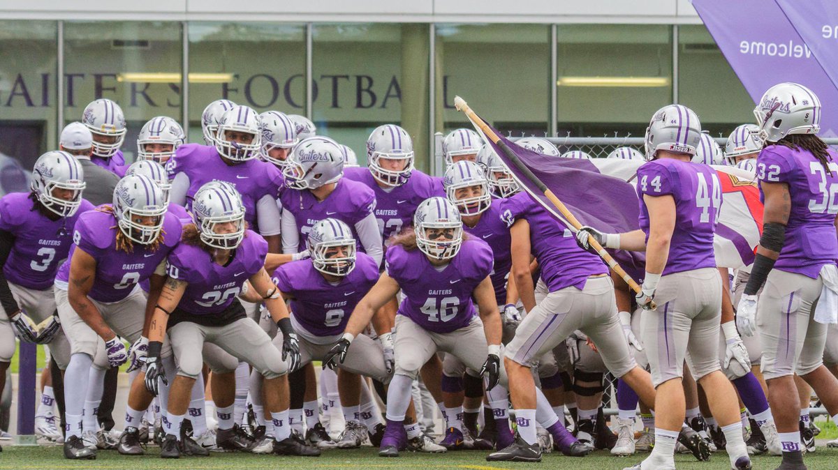 ChrisClarksonQB's tweet photo. After a great visit, I am blessed to say I have received an official offer from Bishop’s University. #AGTG @GaitersHC @MbQbAcademy https://t.co/XPmp93XewJ