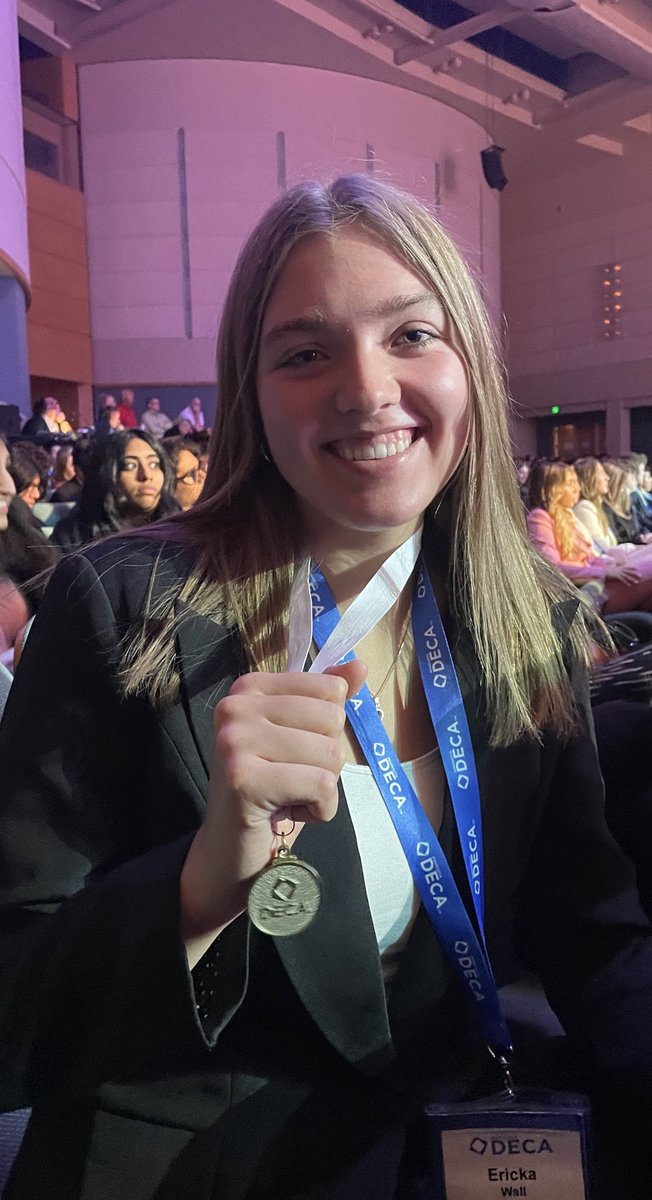 SWCHSdeca's tweet image. Sean Johnson, Erika Wall, and Noah Van Nest all ranked in the top 20 exams in their event category!! 🏅 #SWCHSstars