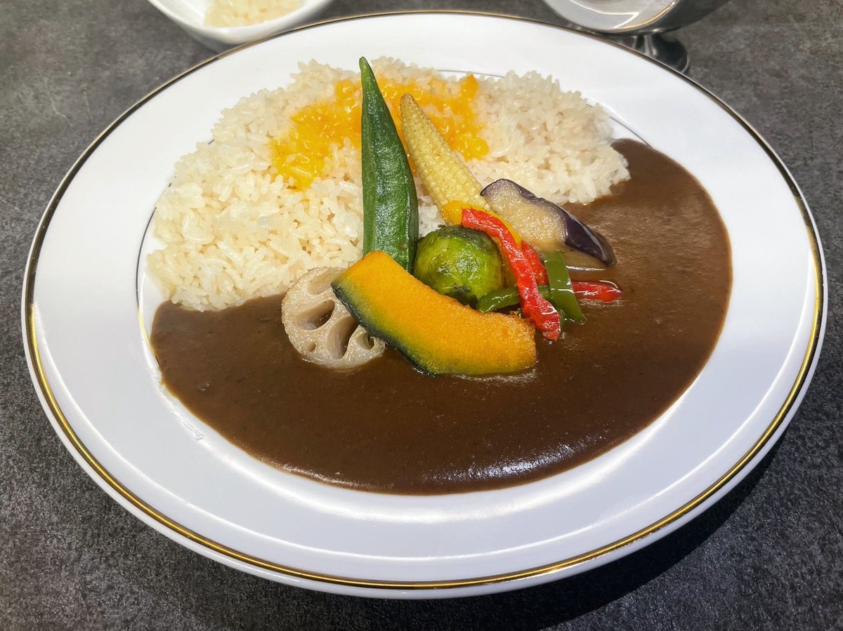 capricorn_curry's tweet photo. 季節の野菜カレー
旬の野菜は栄養満点💯
コクのあるルウと野菜の栄養もしっかりとれる一品。
ヘルシー思考の方はもちろん野菜苦手な方にも召し上がっていただけるよう調理しました。
季節ごとにオススメな野菜をつかっています。春は、芽キャベツ✨

1780円にてご提供いたします。(テイクアウト1400円) https://t.co/fSVk1OlJ2M