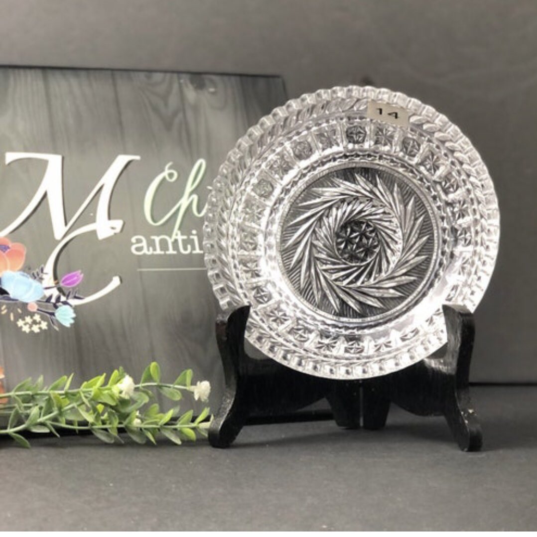 meganscorner01's tweet photo. Excited to share this item from my #etsy shop: Fostoria Crystal Bowl, Vintage Crystal, Crystal Bowl, Lead Crystal, Crystal Anniversary, Wedding Gift, Bridal Shower, Mothers Day  #fostoriacrystal #vintagecrystal #crystalbowl #leadcrystal https://t.co/jwcbkwgHJi https://t.co/ORCn9zXJCI