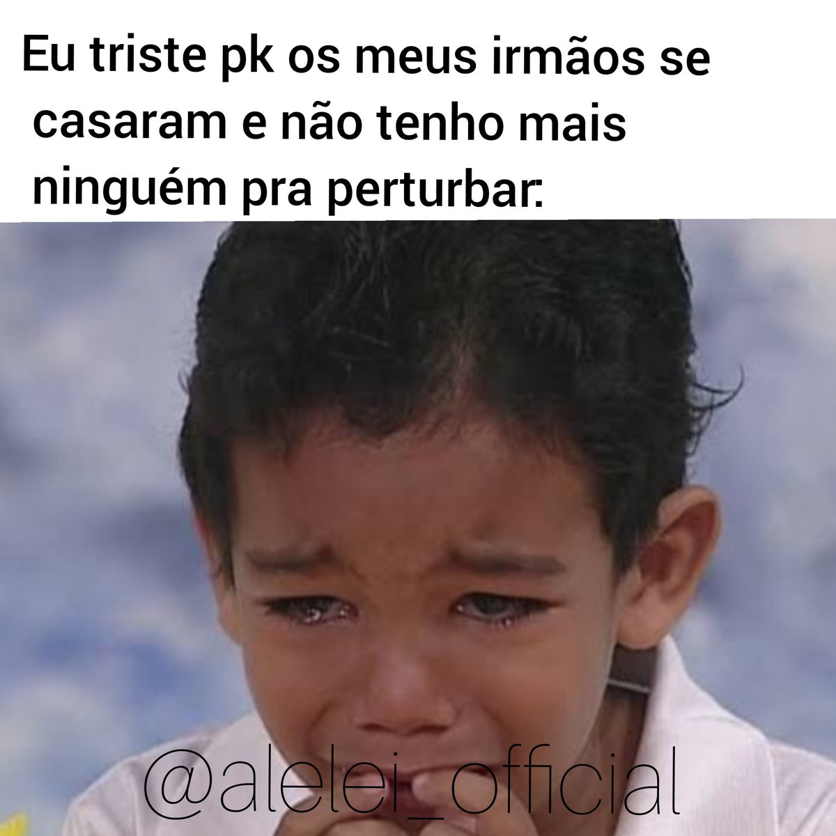 AleleiOfficial's tweet photo. Irmon t muda é xtronh man 😟
#CaboVerde #alelei #soncent #memedterra https://t.co/A5JyoRrlga