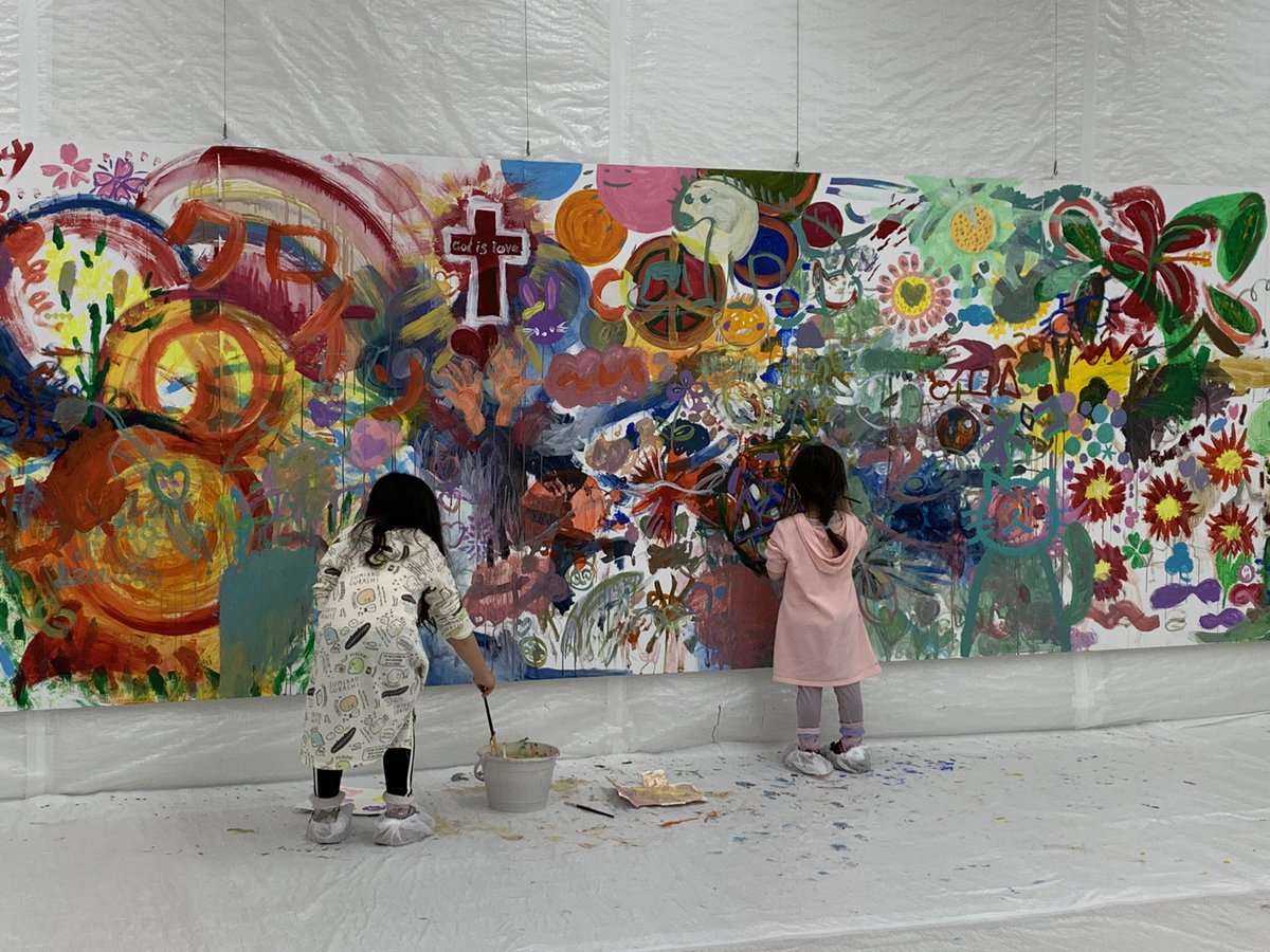 mackkey55's tweet photo. 3月13日まで那須塩原市図書館みるるで開催されている、#ART369 entranceというイベント。作家の木城さんと一緒に誰でも自由に大きなキャンバスに描くことができる楽しい参加型の公開制作を覗いてきました^_^

#ART #那須塩原　#イベント
詳しくはblogで
https://t.co/XW3jfLn2DE https://t.co/zHEOAlcRBW