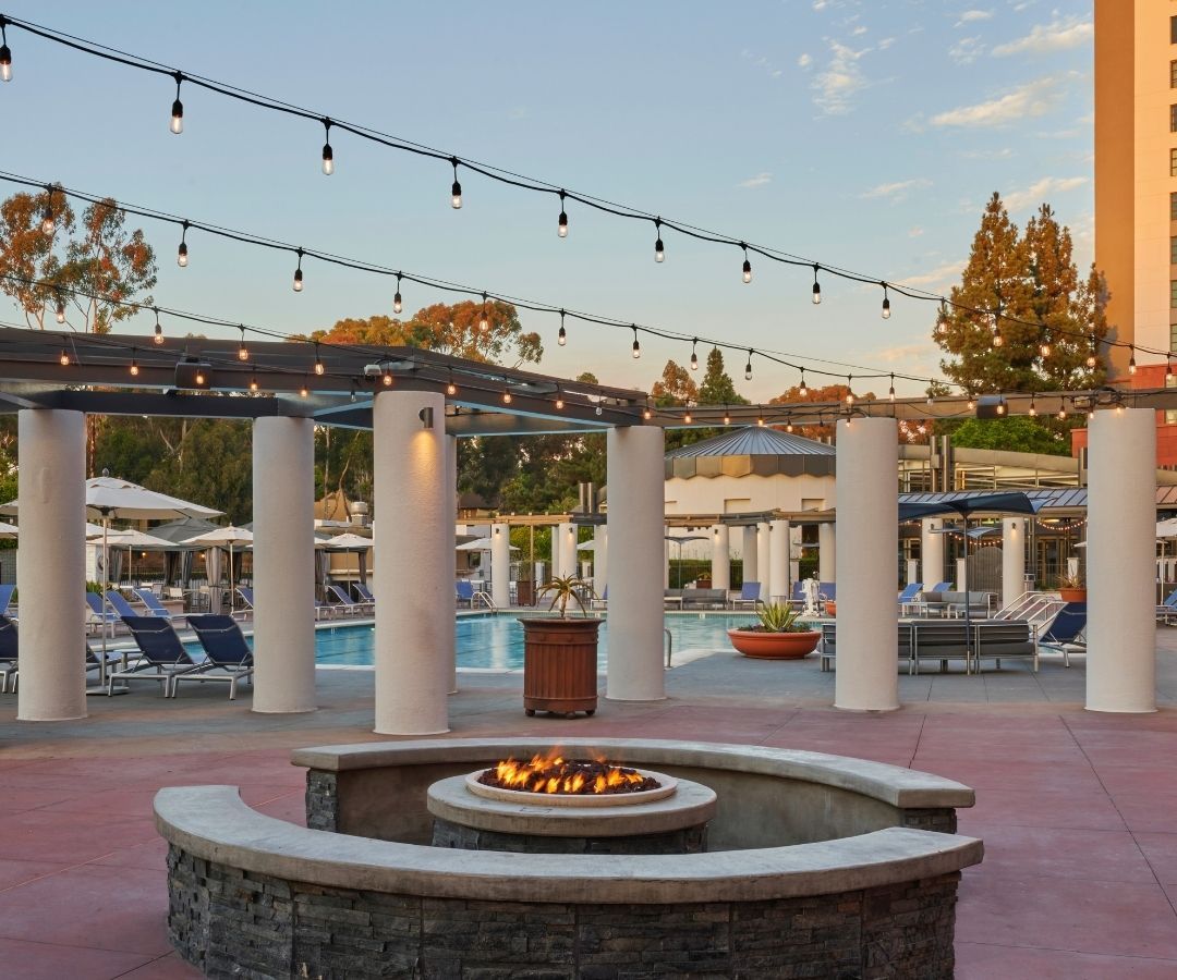 AventineLaJolla's tweet photo. Whether you're in the mood for a swim or a little post work lounge by the fire pit, the pool area at Hyatt Recency La Jolla is available to office tenants of Aventine La Jolla. #AventineLaJolla 

📸: @hyattregencylajolla https://t.co/i3EfY11Bsp