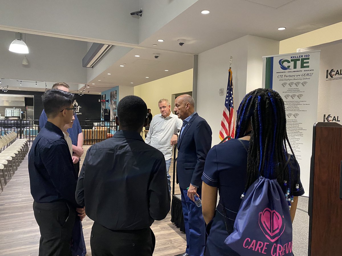 Our owls had the opportunity to meet former Surgeon General Dr. Carmona and network with local healthcare professionals at CTE Health Science night.  What a great evening!  <a href="/KISD_Academy/">Keller Collegiate Academy</a> <a href="/KCAL_KISD/">KCAL KISD</a>