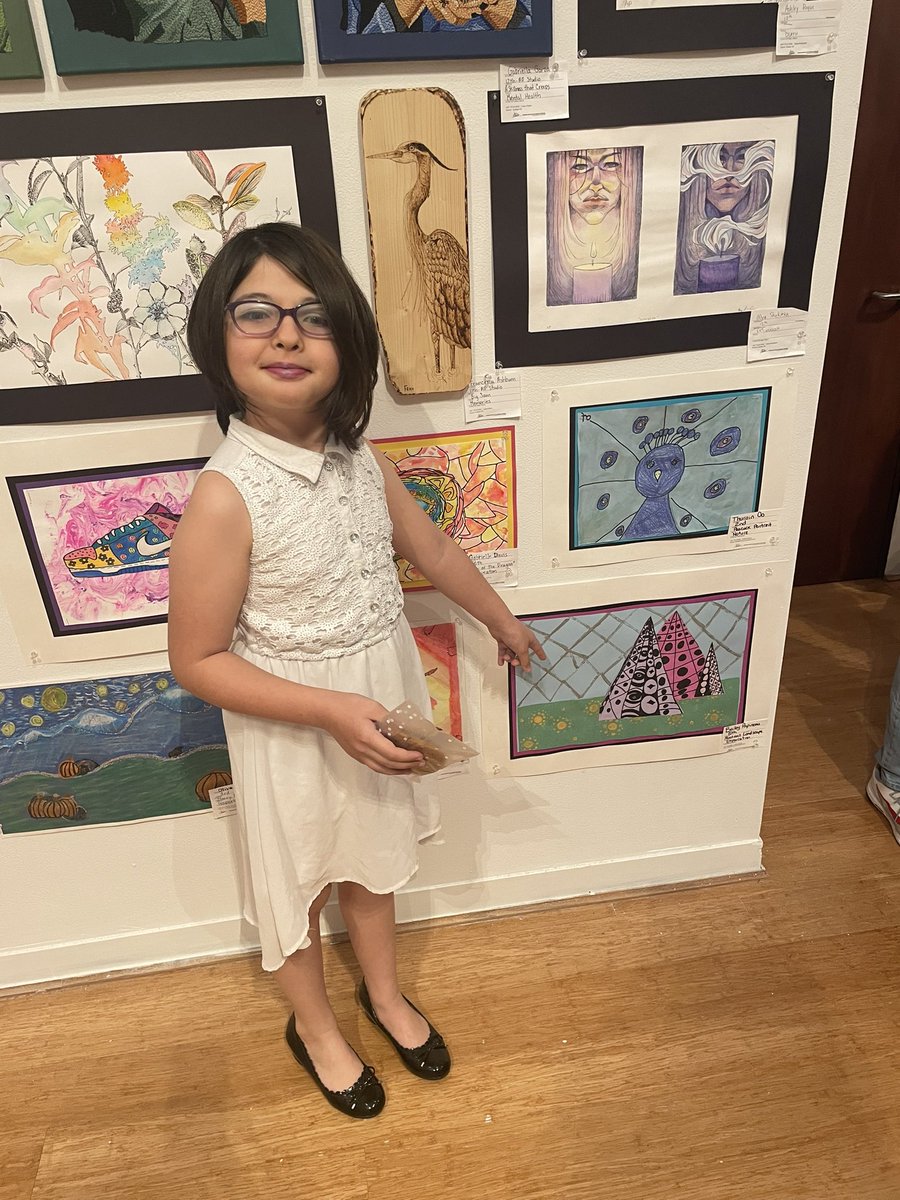 So proud of my artists in the Youth Art Month show at the MOCA! They worked hard on their pieces and loved seeing them on display! 💙🧡💙 <a href="/KESIndians/">KempsvilleElementary</a> <a href="/HRichardson_VB/">Heidi Rinehart-Richardson</a>